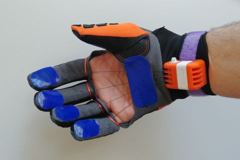 T-Glove, a glove designed to increase grip strength