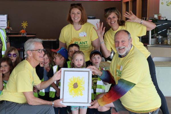  Rob Phare, Sunflower Childcare Centre Campaign Committee Member; Sam Jackson, People and Culture Lead, Maven Lane; Helen Jackman, Executive Director, Okanagan College Foundation; Lloyd Davies, Leadership Donor, Sunflower Childcare Centre Campaign - pictured with children from Maven Lane 